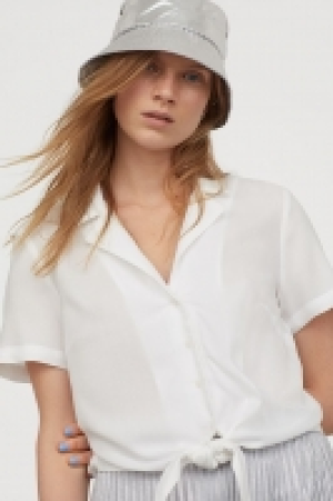 Chemise avec pans à nouer 7.99 €