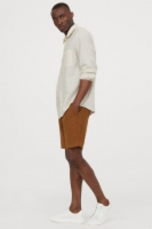 Short chino 8.99 €