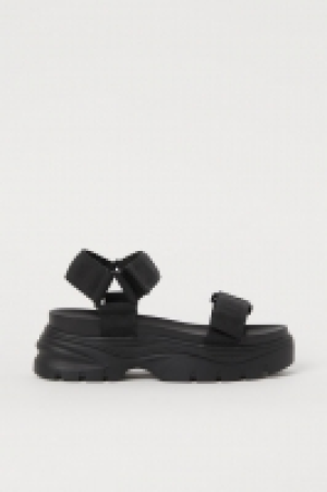 Sandales à semelle épaisse 14.99 €