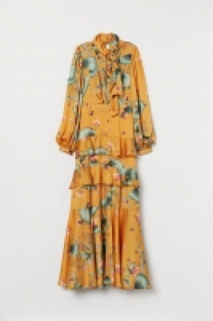 HM  Robe longue avec col foulard