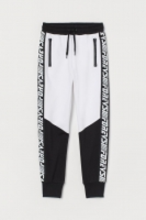 Pantalon en molleton 12.99 €