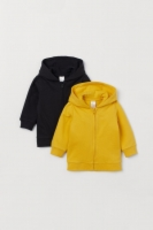 Lot de 2 sweats à capuche 13.99 €