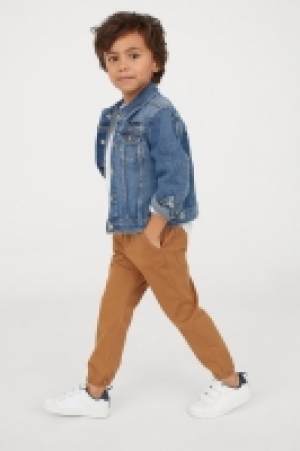 Chino en twill de coton 7.99 €