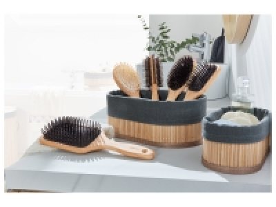 Brosse à cheveux en bambou 2.99 €