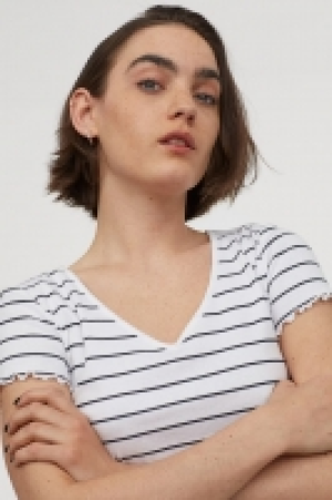 T-shirt à encolure en V 5.99 €