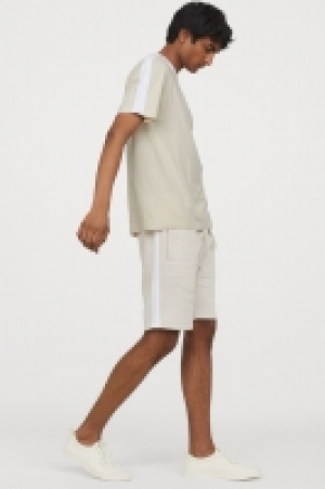 T-shirt avec galons 4.99 €