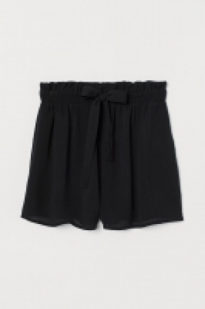 Short avec liens à nouer 5.99 €