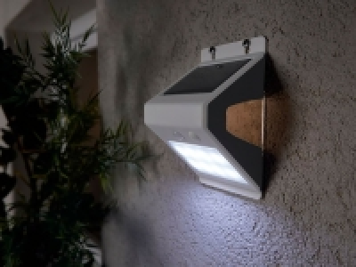 Applique murale solaire à LED 8.99 €