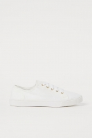Baskets 7.99 €