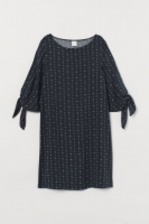 Robe avec détail noué 7.99 €