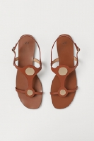 Sandales en cuir 17.99 €