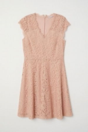 Robe en dentelle 16.99 €
