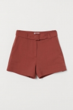 Short avec ceinture 16.99 €