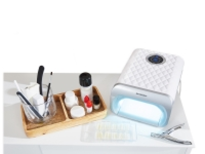 Set de manucure avec sèche-ongles 34.99 €
