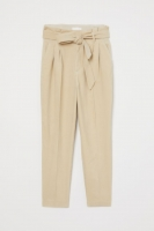 Pantalon en velours côtelé 12.99 €