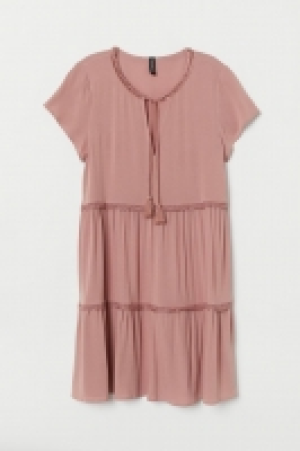 Robe avec rubans de dentelle 13.99 €