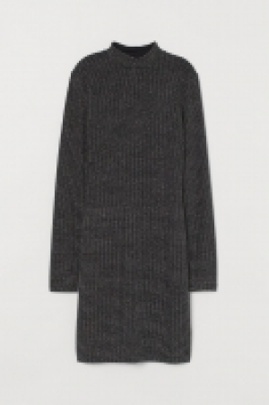 Robe ajustée 9.99 €
