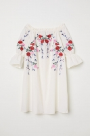 Robe épaules nues 13.99 €