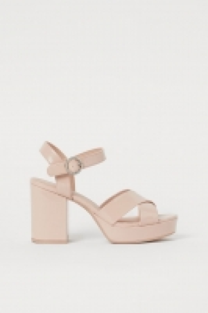 Sandales à plateforme 12.99 €
