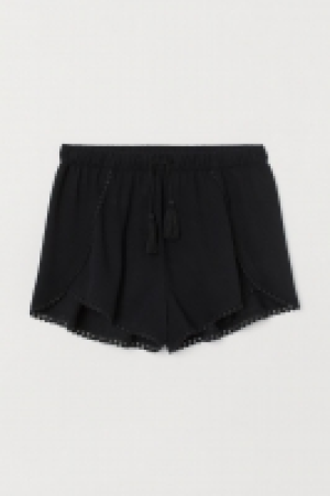 Short avec bords en dentelle 8.99 €