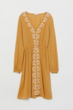 Robe brodée 24.99 €