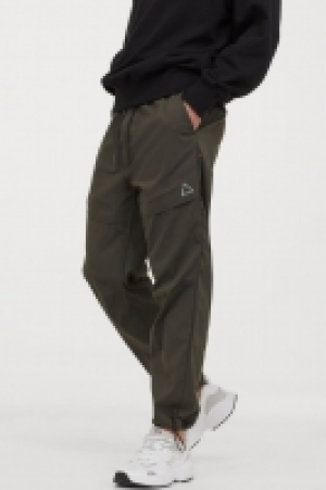 Pantalon en nylon 17.99 €
