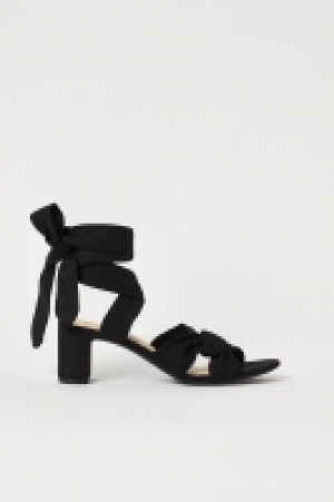 Sandales à nouer 14.99 €