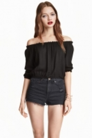 HM  Blouse épaules nues courte