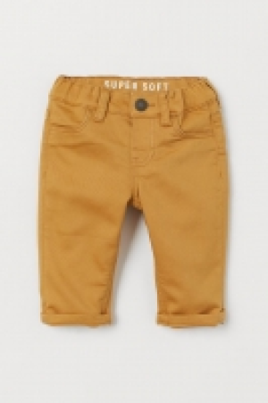 HM  Pantalon en twill souple