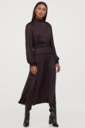 Robe en satin 59.99 €