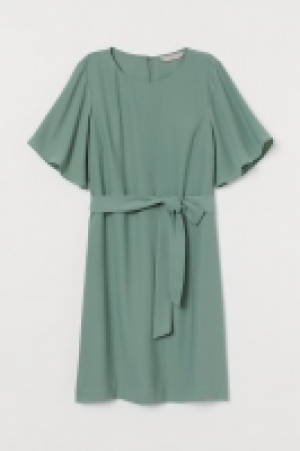 Robe avec ceinture à nouer 19.99 €