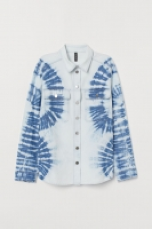 HM  Chemise en jean à motif batik