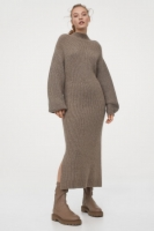 Robe en maille côtelée 49.99 €