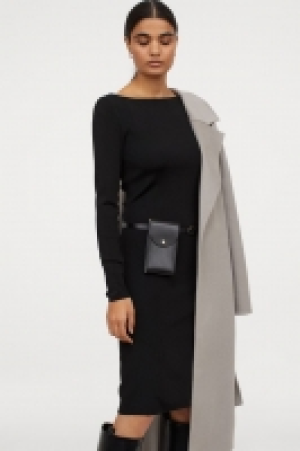 Robe à encolure bateau 29.99 €