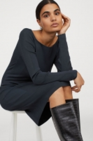 Robe à encolure bateau 49.99 €