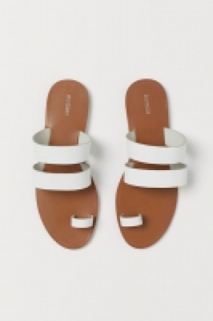 Sandales en cuir 14.99 €