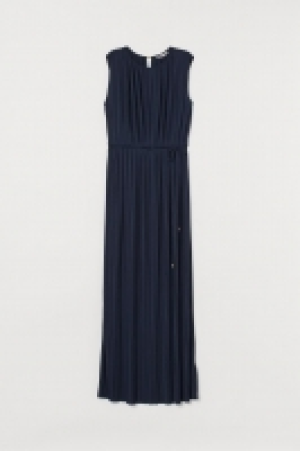 Robe longue plissée 17.99 €