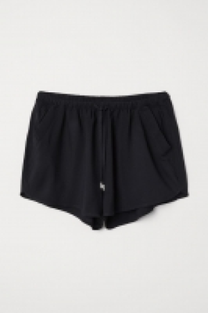 Short court en viscose 3.99 €