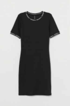 Robe moulante 14.99 €