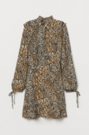 Robe à volants 12.99 €