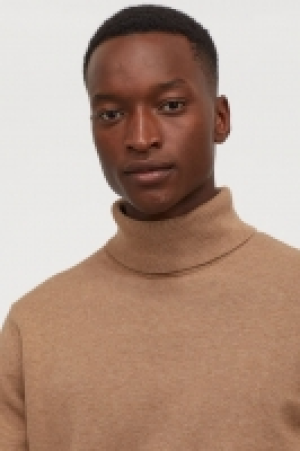 Pull col roulé en maille fine 11.99 €