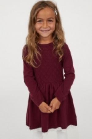 Robe en maille avec dentelle 8.99 €