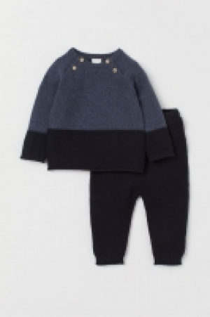 Pull et pantalon 14.99 €