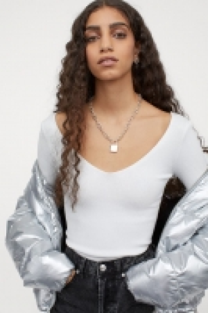 Pull à encolure en V 9.99 €