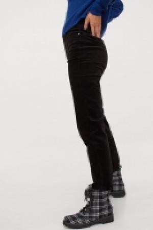 Pantalon en velours côtelé 24.99 €