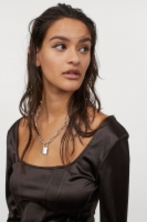Robe ajustée 19.99 €