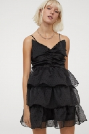HM  Robe volantée avec nud