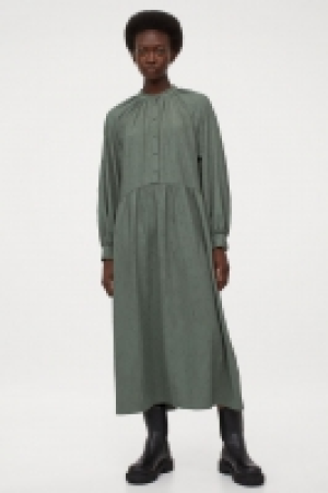HM  Robe avec boutons