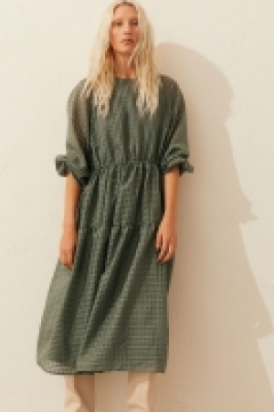 Robe en tissu jacquard 15.99 €