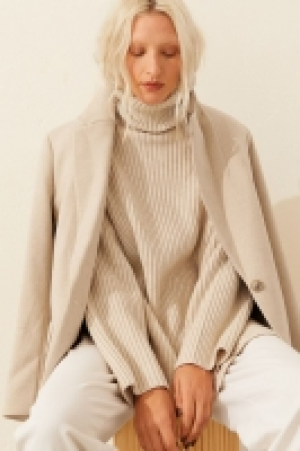 Pull côtelé à col roulé 17.99 €
